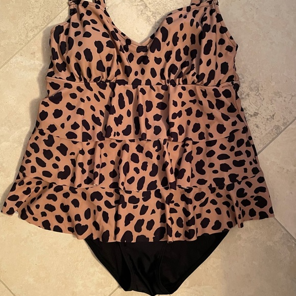 NEW! Animal Print One Piece Swimsuit - Picture 1 of 7